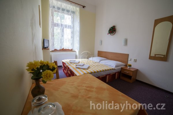 HOLIDAY HOME - hotel, pension